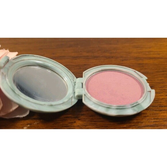 Clinique Young Face Pressed Powder Blusher 12 EXTRA CLOVER 0.12 oz SPECIAL SIZE - Picture 3 of 6